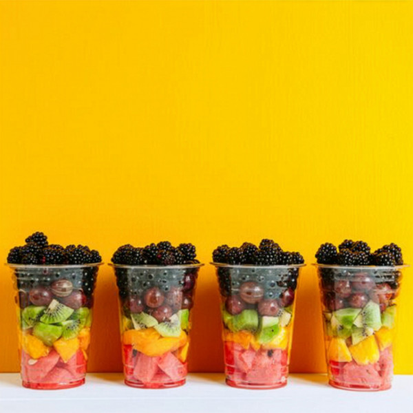 Pot en plastique pour salade de fruits