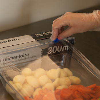 Boîte distributrice film étirable alimentaire 30 cm x 300 m