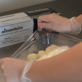 Boîte distributrice film étirable alimentaire 30 cm x 300 m