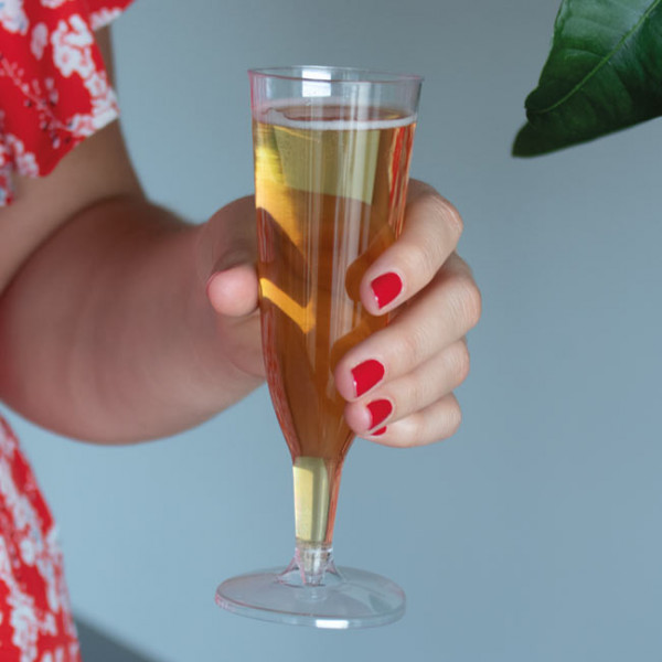 Verres réutilisables luxe + flûte à champagne 15cl + carafes. Alternatif Vaisselle durable et haut de gamme.