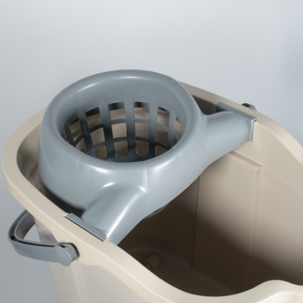 Seau de ménage beige 12 L en plastique avec essoreur