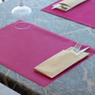 Set de table en spunbond bordeaux 30 x 40 cm