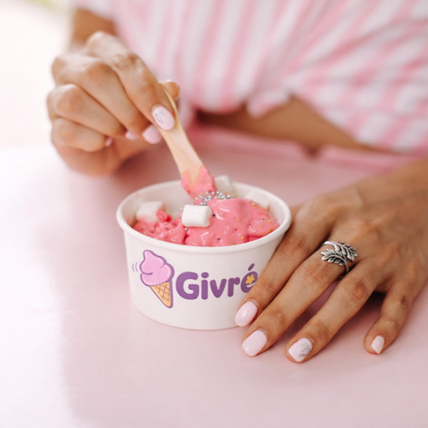 Dégustation de glace avec pot en glace personnalisé et cuillère réutilisable